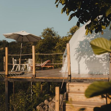 Hill Inn K'eda Екстериор снимка
