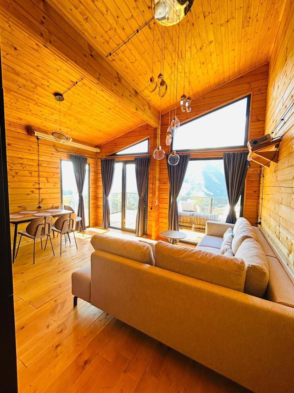 Hill Inn K'eda Екстериор снимка