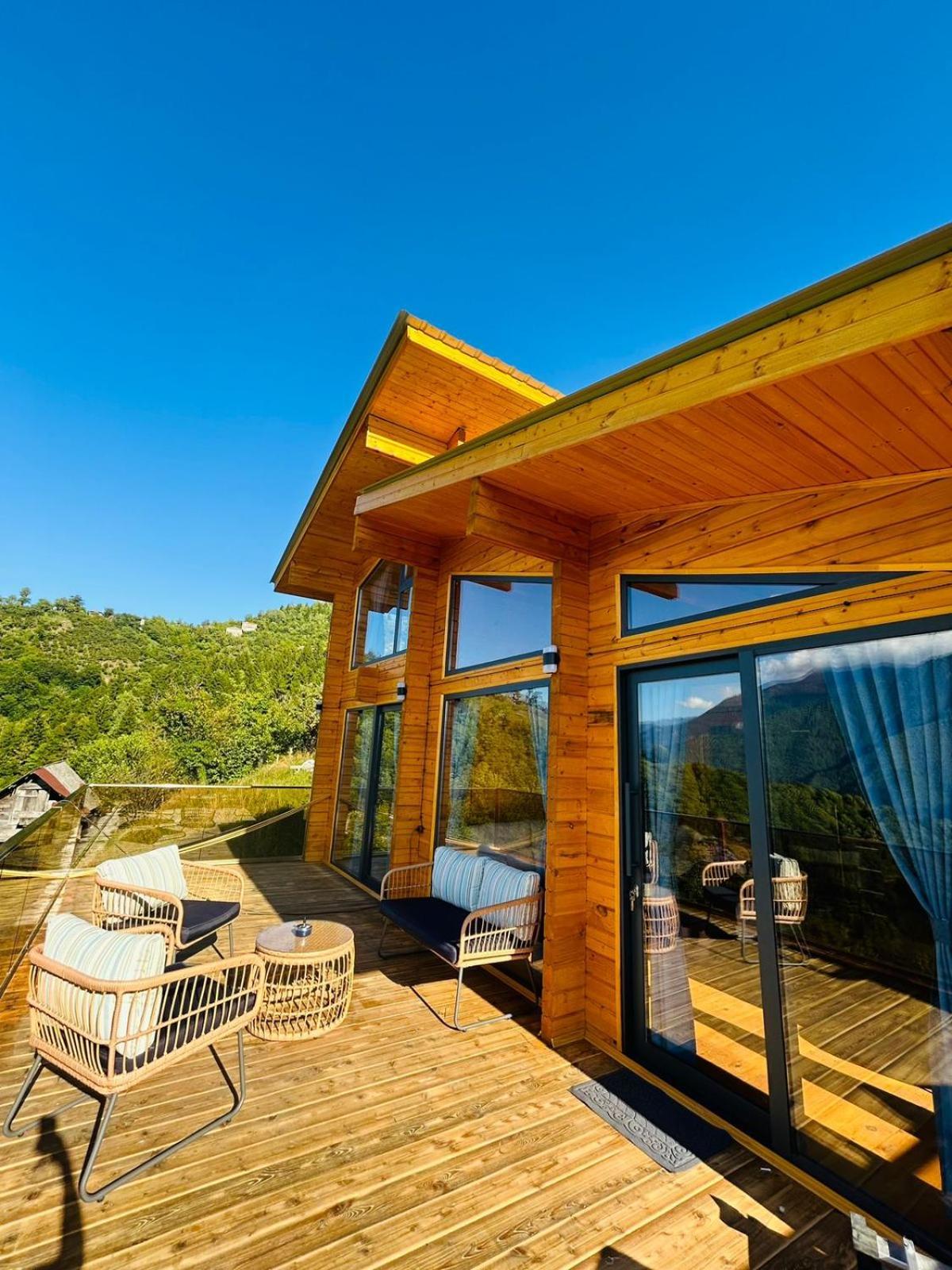 Hill Inn K'eda Екстериор снимка